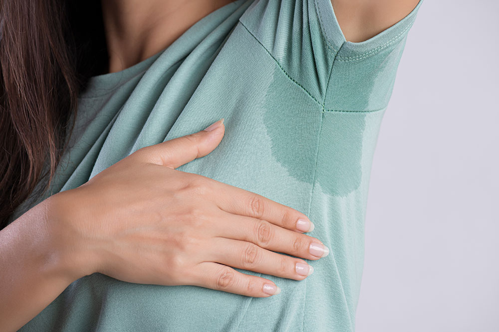 6 Ways to Naturally Manage Excessive Sweating